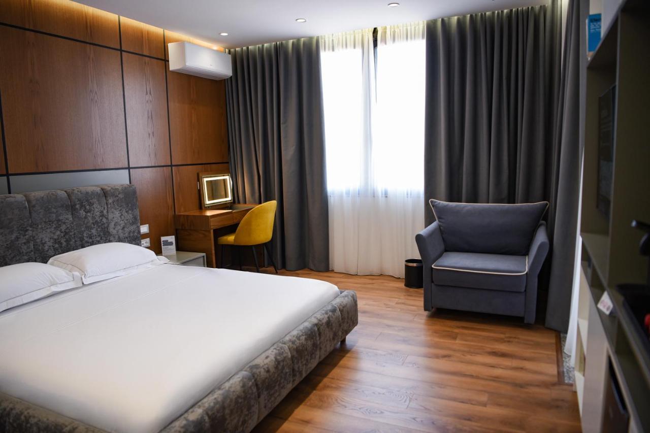 The Wilson Tirana Otel Dış mekan fotoğraf
