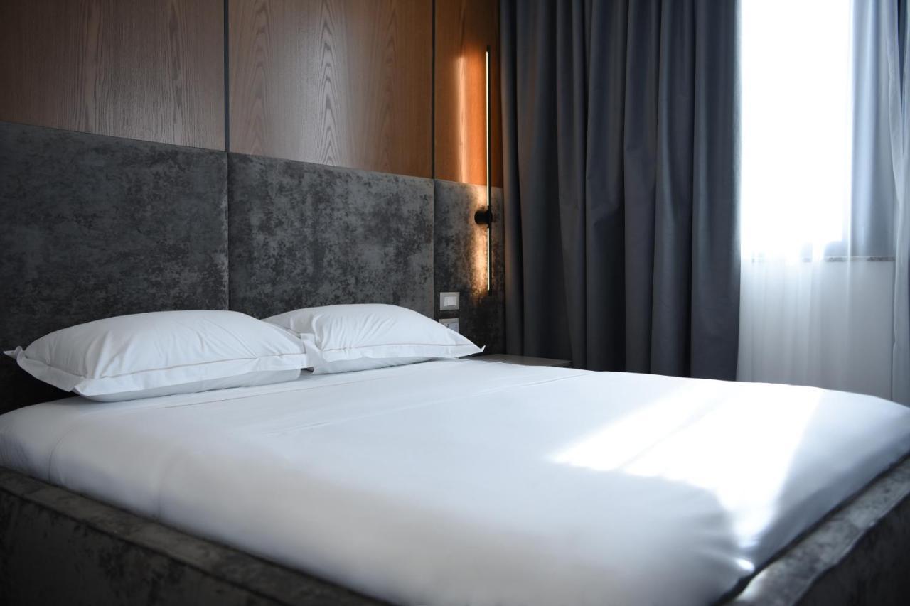 The Wilson Tirana Otel Dış mekan fotoğraf