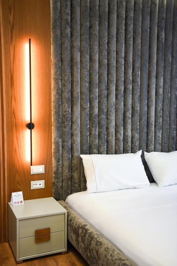 The Wilson Tirana Otel Dış mekan fotoğraf